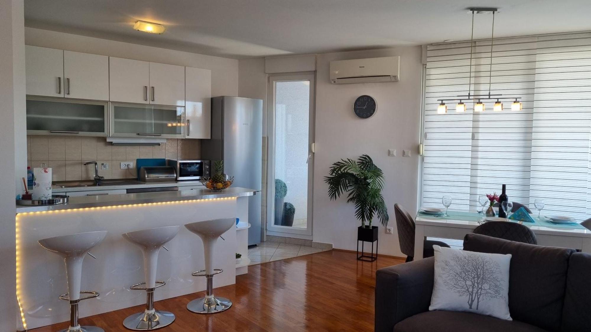 Apartment Domino *