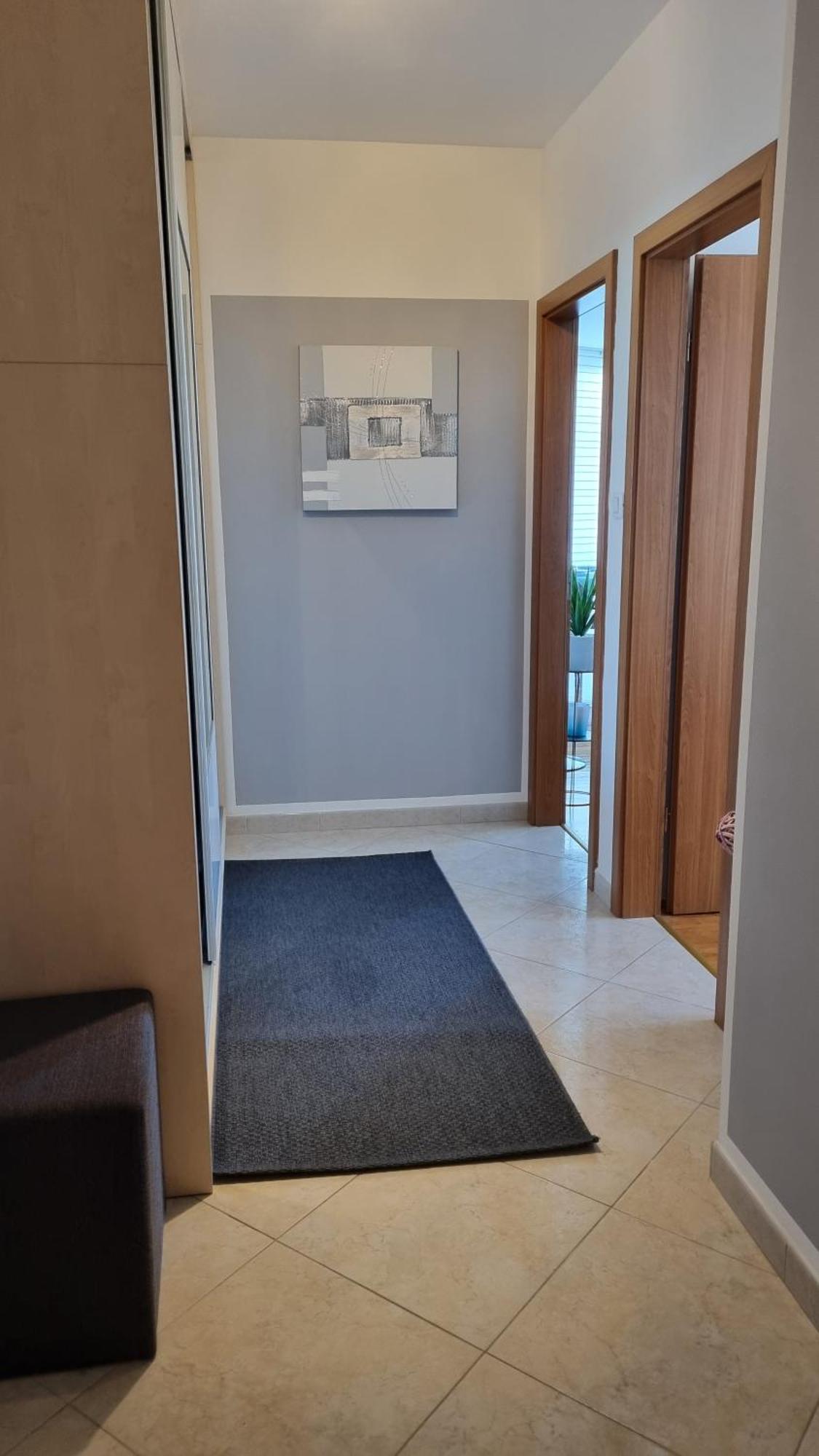 Apartment Domino